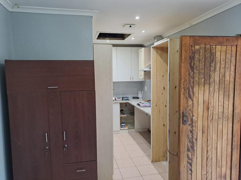 1 Bedroom Property for Sale in Uitzicht Western Cape